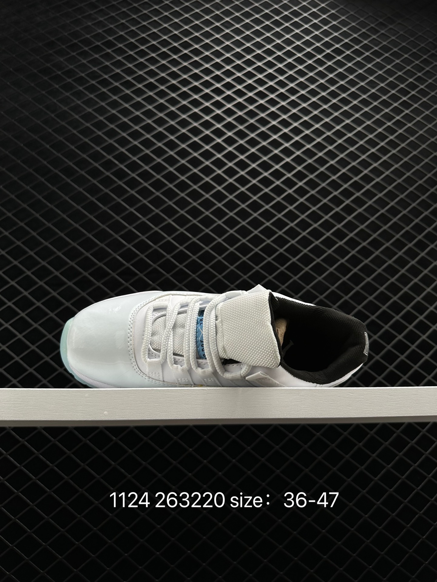 Nike Wmns Air Jordan 11 Retro AJ11